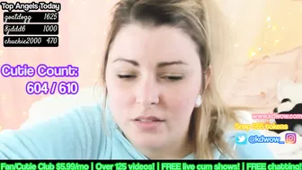 kdwow skinny web model masturbates