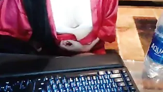 pettylove sweet bitch masturbating