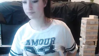 dallasohmy a doll gently masturbates the cap