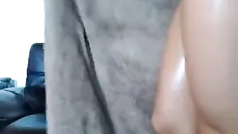 aythurdelilah mature lady fingering both holes hard