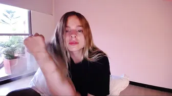 kendalltyler luxurious queen takes off her underwear