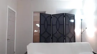 Alexis Wilde fluffy bitch with glasses masturbates pussy