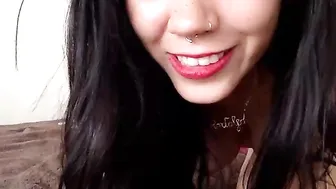 VeganAmore stocking babe shows elastic tits