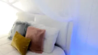 AlexaBlancOh cutie covers her tits with her hand