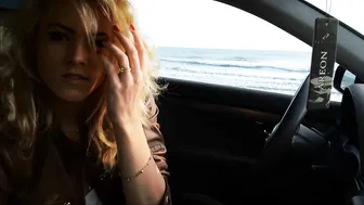 Sensationowl impressive woman smacking her pussy