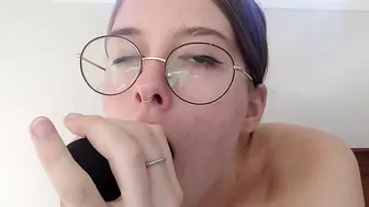Katiebaby6 luscious whore rubs boobs with oil