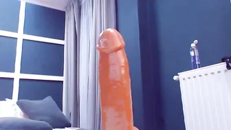 YssaDiamond fucks her holes