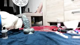 Siswet19 crazy doll demonstrates panties