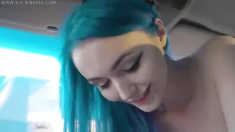Sia_Siberia babe plays with her pussy