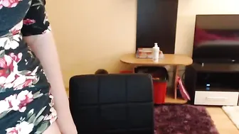 milkykandy shaking tits to music