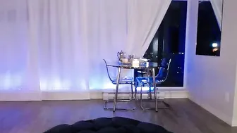 lemontea young female fucks pussy dildo