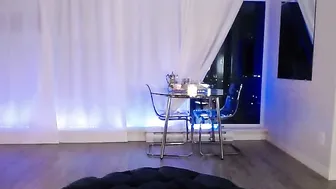 lemontea young female fucks pussy dildo