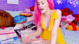clarakitty beauty masturbates and plays with rubber dildo