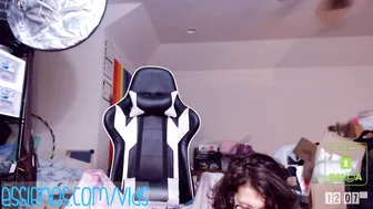 essienos busty chick shows off her charms