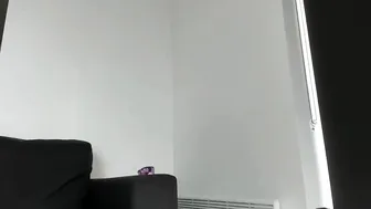 misslusciousxox hot chick fingering shaved pussy