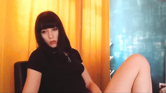 alycetn buxom plays with long dildo