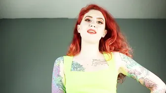 Roomorgue wonderful redhead sexy poses for the camera