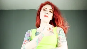 Roomorgue wonderful redhead sexy poses for the camera