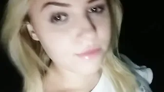 ButterflySay hot female fucks herself in the anus
