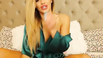 Kimberdee busty slut caresses shaved pussy