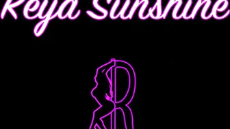 Reya Sunshine stunning lady hammering herself in the anus