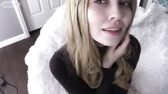 NataliaGrey loves jerking off and catches the buzz from the process