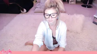 Blazefyre hot slut jumping on sex toy