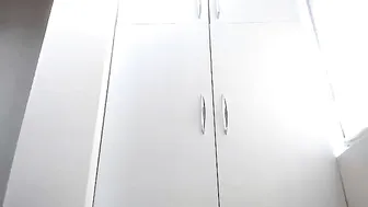Littlesubgirl busty confused girl fucks cunt