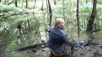 Lara-Cumkitten expressive lady masturbates pussy