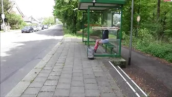 Lara-Cumkitten skinny girl posing nude