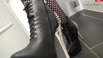 Lucy Cat hot confused cool sucking