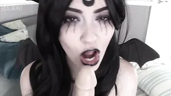 NataliaGrey fucks her pussy