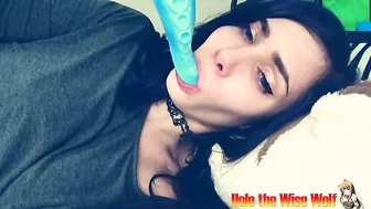 Holothewisewulf whore model shows off her beauty