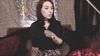 Slutty_Spice busty confused girl gets naked and jerks off