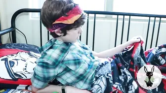 bunnie hughes tender blonde squeezes boobs