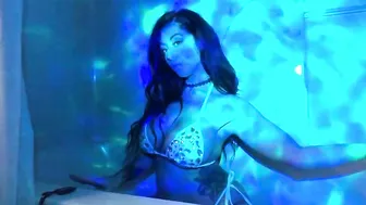 VickieJay gorgeous small jerking pussy with phallus