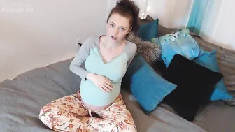 HayleeLove squirting from attractive