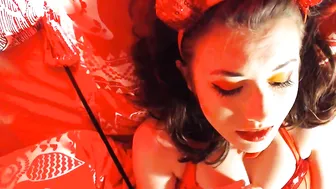 MissPaleGirl rubs and fucks her pussy