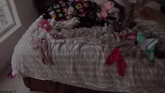 Legendarylootz red girl jerks off