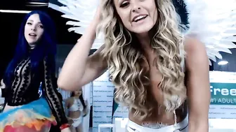 silvercowgirl blonde goddess jerks off with a sex toy