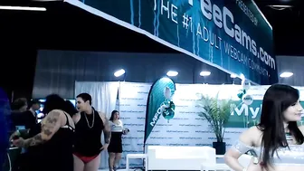 silvercowgirl blonde goddess jerks off with a sex toy