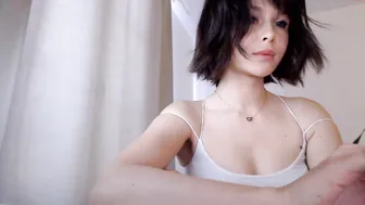 sasha_ursx shrew babe fingering with vibrator