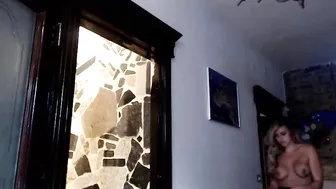 silvercowgirl babe jerking off her pussy