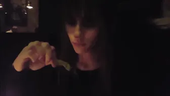 MissAlice_94 beautiful brown-haired woman fingering her pussy