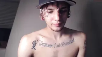 swagdaddypimpin beauty fucks with a rubber doll