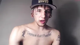 swagdaddypimpin beauty fucks with a rubber doll