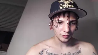 swagdaddypimpin beauty fucks with a rubber doll