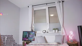 hayleex incendiary  cam girl  plays with a big dildo