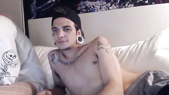 swagdaddypimpin beauty in stockings is engaged in masturbation