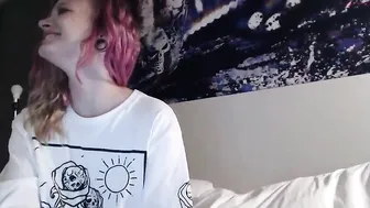 swagdaddypimpin beauty in stockings is engaged in masturbation